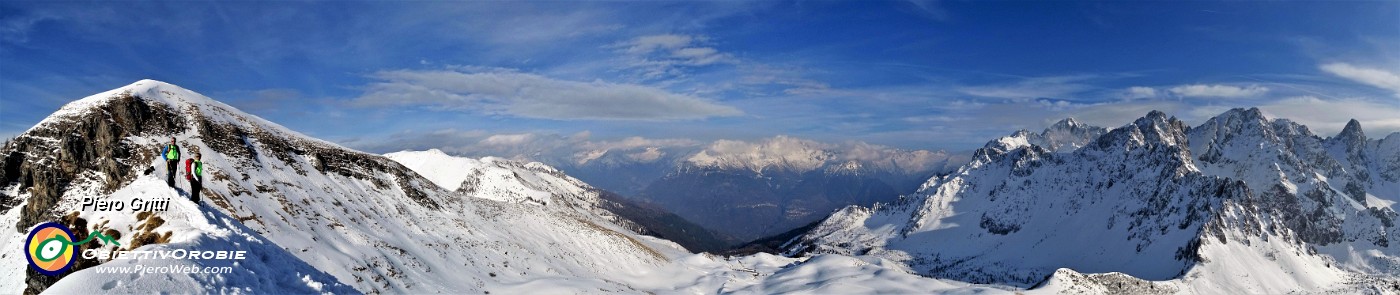 70 Dalla cresta di vetta del Campioncino panoramica sul Campione a sx e Cimon della Bagozza a dx.jpg